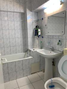 Chic 4 bedrooms near metro, regie UPB 2 bathrooms