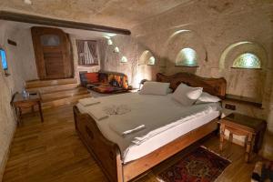 Deluxe Double Room with Bath room in Kemerhan Cave Suites