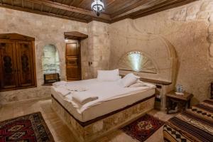 Deluxe Double Room with Bath room in Kemerhan Cave Suites