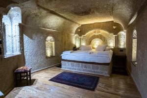 Deluxe Triple Room room in Kemerhan Cave Suites