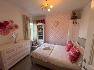 Elegant & spacious 3 bed apartment