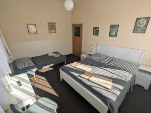 Triple Room room in Hotel Alfa