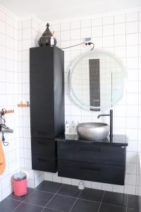 Lila rummet - Rum i familjärt boende, 1 tr upp - Sängkläder och handdukar ingår