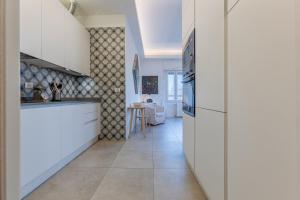 GuestHost - Central Charm - 200m from Bologna Station