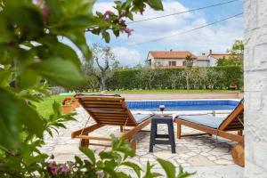 Villa Mirela Mit Garten Und Einem Schönen Pool