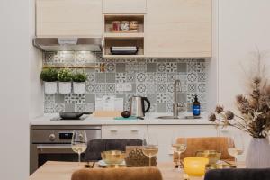 Prague Days - Studio with Balcony and Netflix in New Town