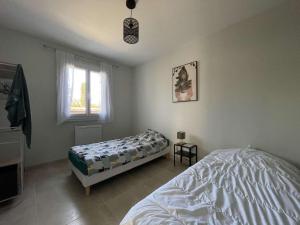 Maisons de vacances Villa T5 avec Piscine Privee, Proche Riviere, Wifi - FR-1-382-218 : photos des chambres