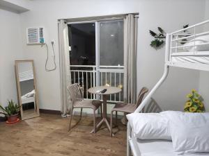 Condo Unit at Amani Grand Resort Residences, 3-5 minutes from the Airport