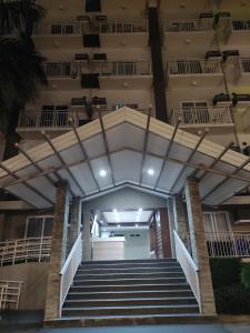 Condo Unit at Amani Grand Resort Residences, 3-5 minutes from the Airport