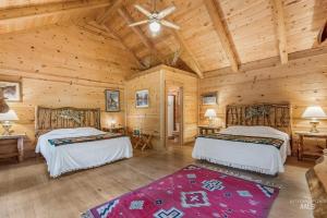 Community at Riggins Hot Springs