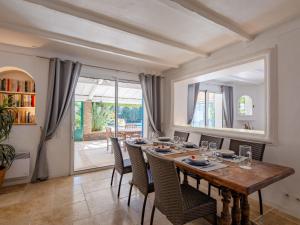 Maisons de vacances Holiday Home Villa Cyrnos by Interhome : photos des chambres