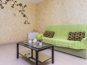 Apartment Mondrian by Interhome