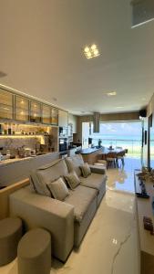 Apartamento de 2 quartos com vista mar