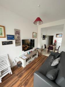 Seafront Apartment with Amazing Sunset View - 4hvězdičkové hotely ve městě Xlendi