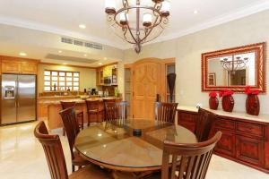 3 UNITS from THE OCEAN Villa 1304 Beach Front