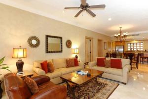 3 UNITS from THE OCEAN Villa 1304 Beach Front