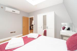 Modern Two-Bedroom Apartment in Paddington