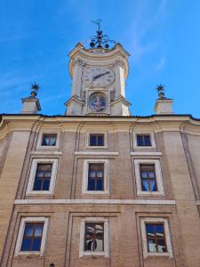 Home Piazza DellOrologio