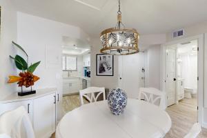 Ocean Trillium Suites 401