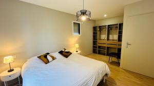 La Garenne, piscine et pinède