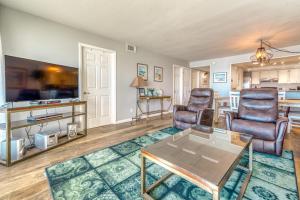 Beach House Condominiums C303 - Beachfront with Pool, WiFi, & Beach Service