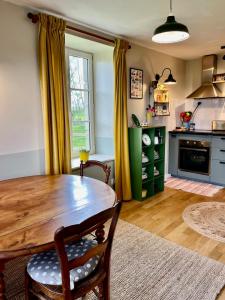 La Petite Bruyere Characterful 2 bedroom cottage with fireplace