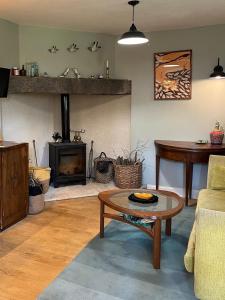 La Petite Bruyere Characterful 2 bedroom cottage with fireplace