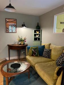 Appartements La Petite Bruyere Characterful 2 bedroom cottage with fireplace : photos des chambres