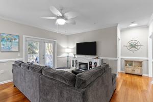 Luxury Condo 3bdr 2bth 4 bed with Beach Pool Golf Boat Ramp Pickle Ball