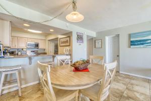 Beach House Condominiums B504 - Beachfront with Pool, WiFi, & Beach Service