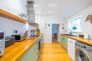 Sybil Cottage 4
