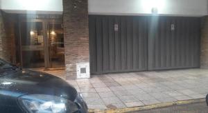 Depto 2 amb zona centro Cochera no camioneta Solo familias