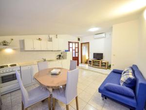 Apartment Haus Peric-2 by Interhome