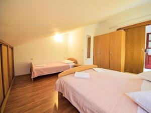 Apartment Haus Peric-2 by Interhome