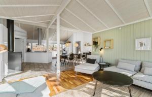 Nice Home In Strøby With Wifi