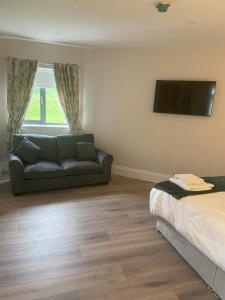 Drumkeen - Apartment - Sleeps 6 - Parking