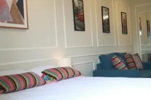 Private Boiserie Studio Apartment with Garage - 卡斯特罗