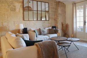 Appartements La Grande Bourgade-Authentique Maison en Pierre avec Terrasse Climatisation au Coeur d-Uzes : photos des chambres