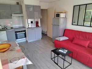 Hélios 32, T2 climatisé, parking, 500m plage