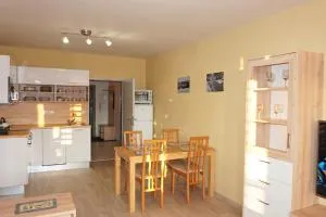 Slunný dvoupokojový apartmán v centru s nejkrásnějším výhledem v Harrachově a soukromým parkováním v garáži - by Relax Harrachov - 伊泽卡