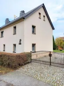Nette Wohnung In Zescha Mit Garten Und Terrasse - Neschwitz