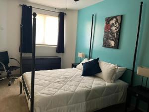 Casa Perrine at Linda Vista 2-412