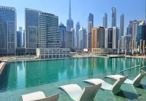 Canal View Apartment in Vibrant Business Bay