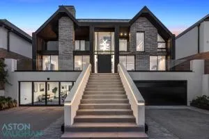 Luxe Retreat 5-Bedroom Designer Home Pool & Cinema - 波茨莱德