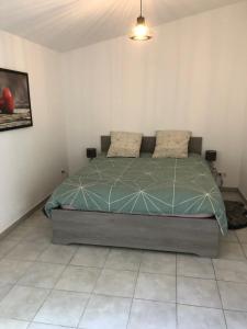 Maisons de vacances Loft 2 personnes Climatise parking prive jardin : photos des chambres