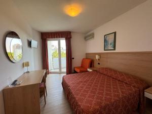 Triple Room room in Hotel Carlton
