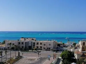 شقه غرفتين مكيفه بإطلالة بانوراما على البحر مباشره سى فيو - Kafret Eilet el Taflal