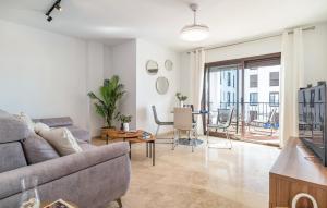 2 Bedroom Lovely Apartment In Manilva