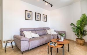 2 Bedroom Lovely Apartment In Manilva