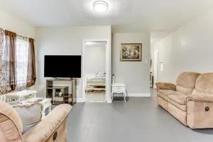 Apt 4 Mi to Youngstown State University! - Boardman